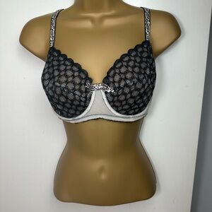 b.tempt'd‎ By Walcoal Black & Cream Lace Animsl
Print Details Underwire Bra 34D